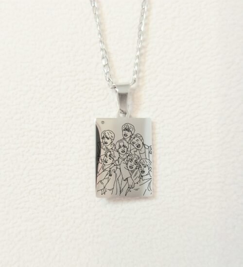 Collar Rectangular con foto dibujada